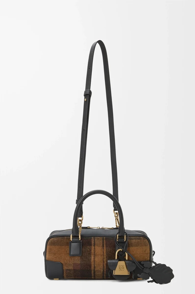 amazona 23 cropped bag aus tartan-wildleder und nappa-kalbsleder farbe hellbraunschwarz