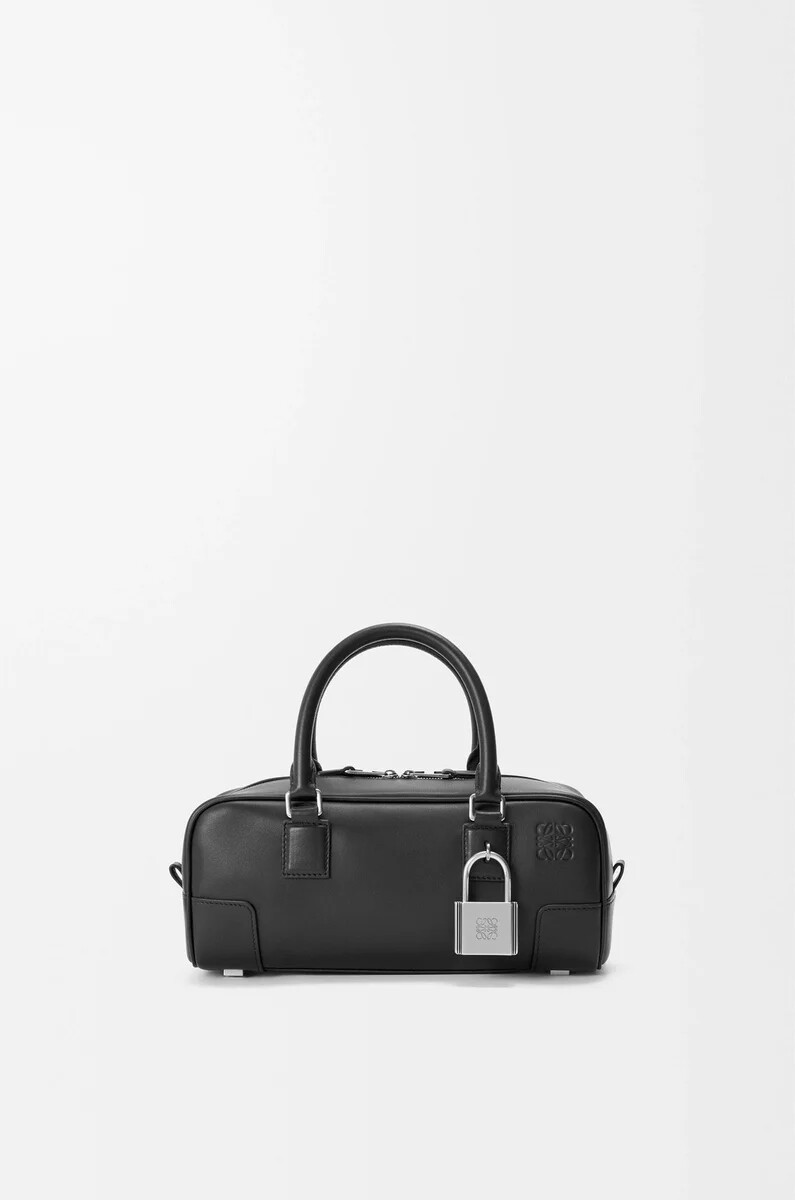 amazona 23 cropped bag aus glänzendem kalbsleder schwarz