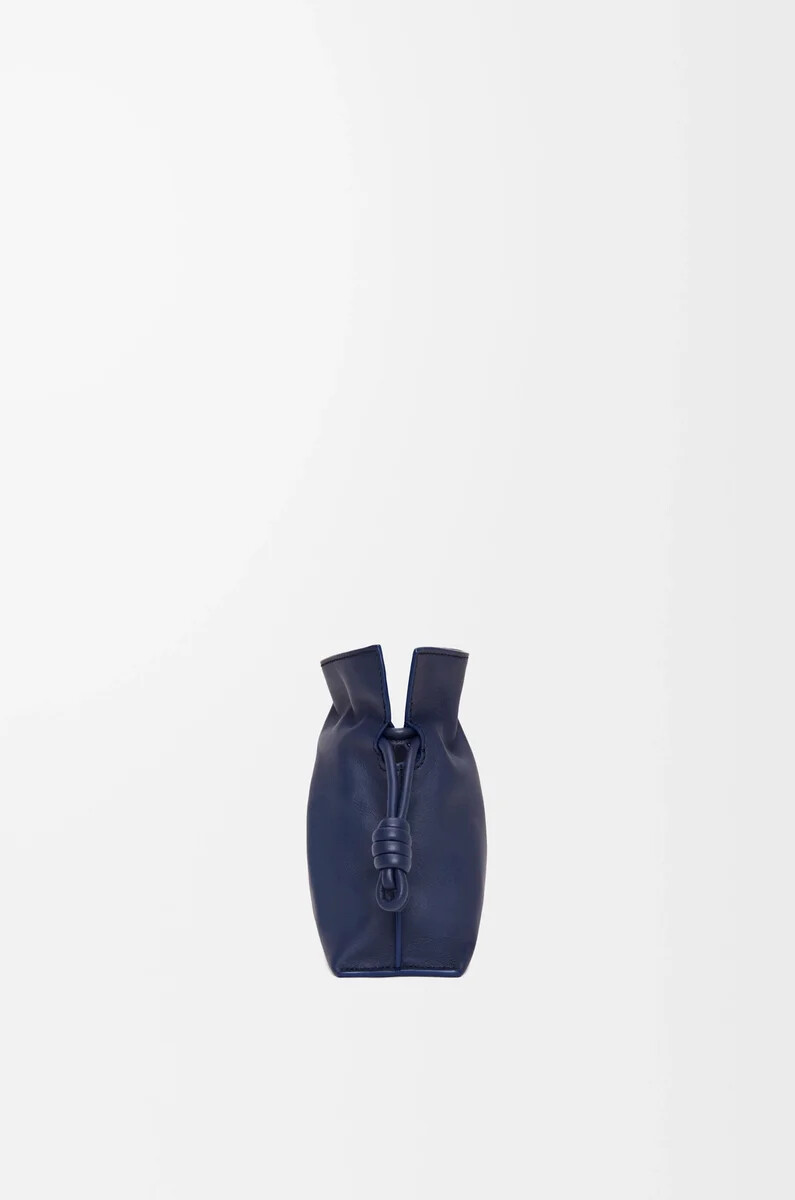mini flamenco clutch aus nappa-kalbsleder in abyss blue