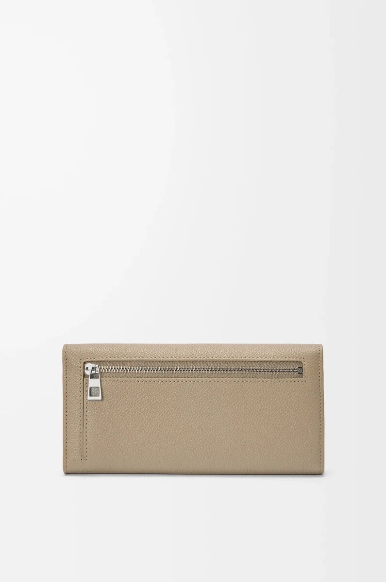 pebble continental portemonnaie aus kalbsleder mit mini-narbenstruktur ton