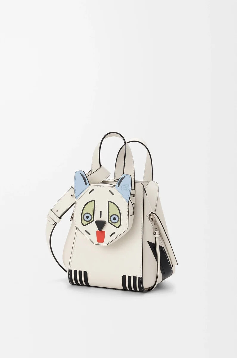 futurist cat kompakt-hängemattentasche aus klassischem kalbsleder in soft white