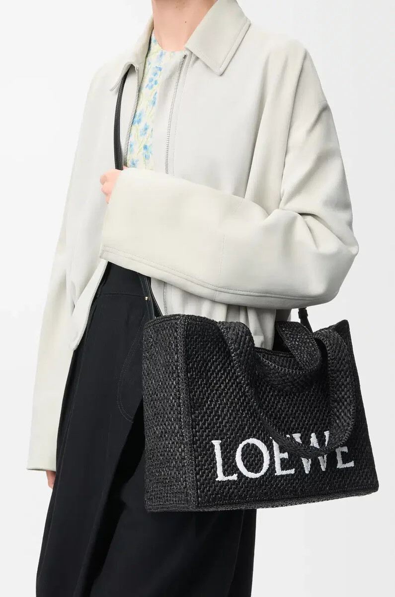 mittelgroße loewe font tote aus bast schwarz