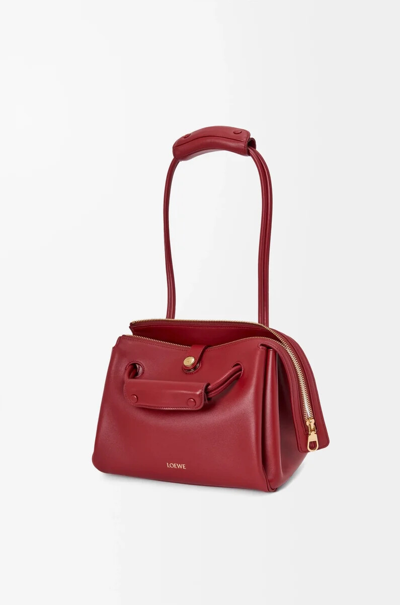 kleine madrid-tasche aus geschmeidigem kalbsleder in gebranntem rot