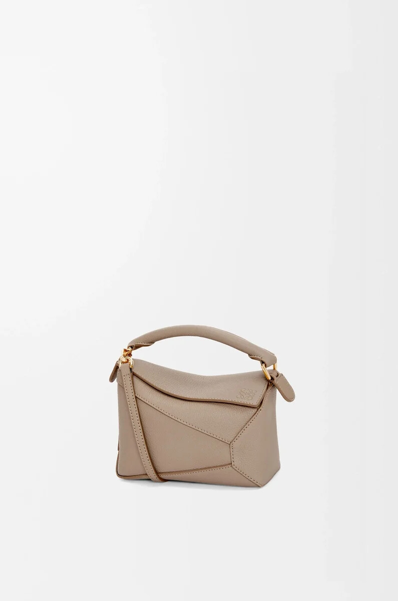 mini puzzle edge tasche aus weichem genarbtem kalbsleder farbe sand