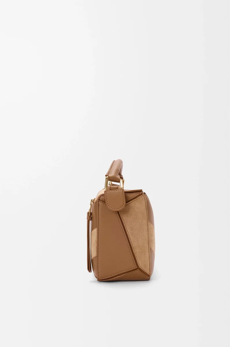 kleine puzzle-tasche aus klassischem kalbsleder und wildleder in eiche