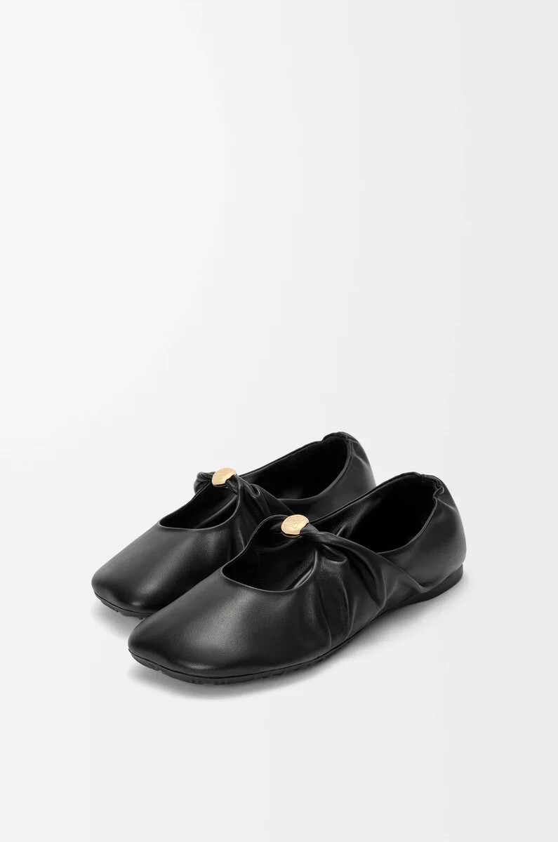 pebble soft ballerina aus schwarzem nappa-lammleder