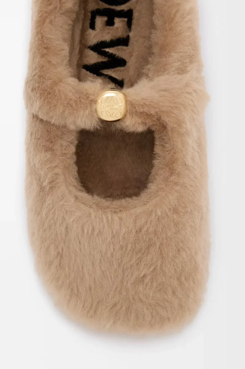 pebble soft ballerina in shearling oak