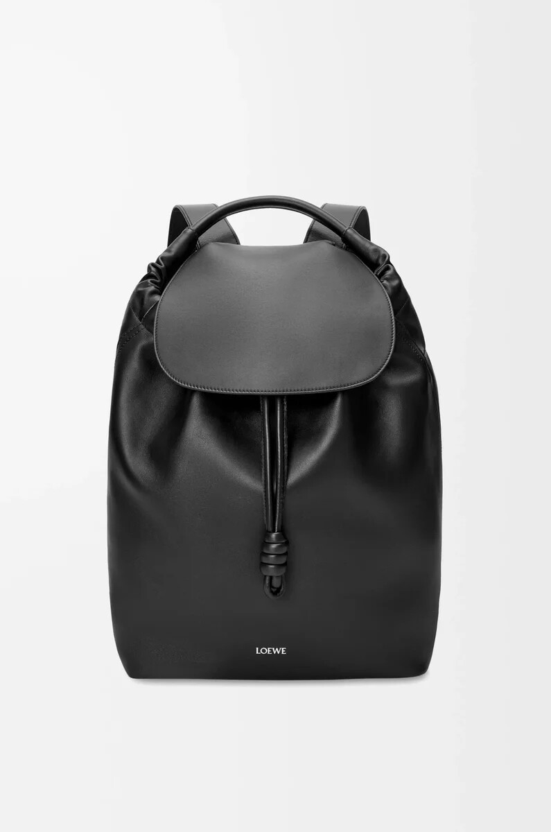 flamenco-rucksack aus glänzendem geschmeidigem kalbsleder schwarz