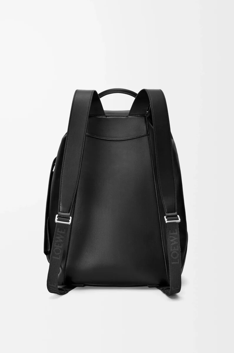 flamenco-rucksack aus glänzendem geschmeidigem kalbsleder schwarz