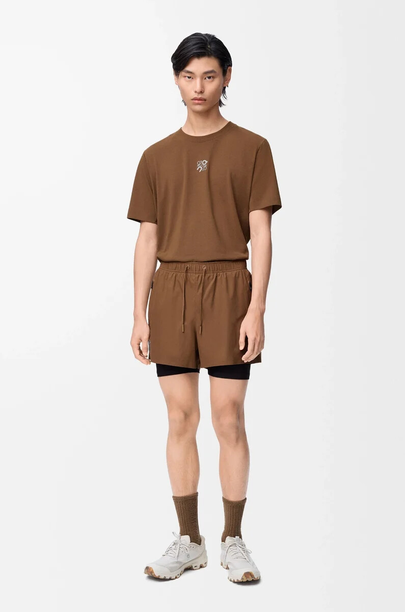 funktions-t-shirt aus technischem jersey toffee