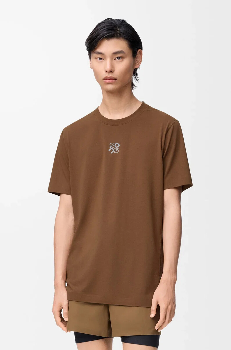 funktions-t-shirt aus technischem jersey toffee
