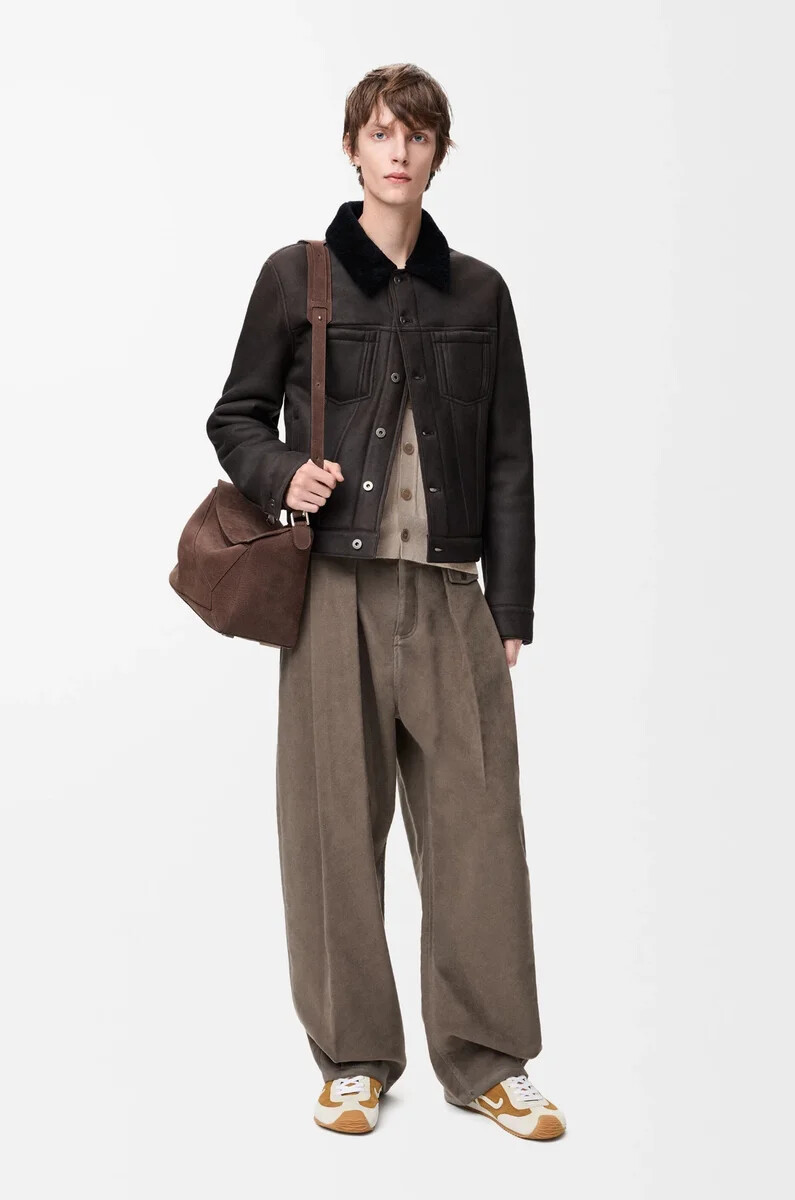 truckerjacke aus shearling in braunmarineblau