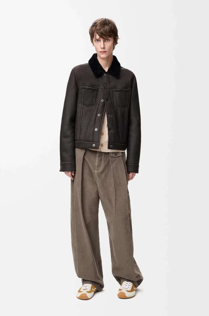 truckerjacke aus shearling in braunmarineblau