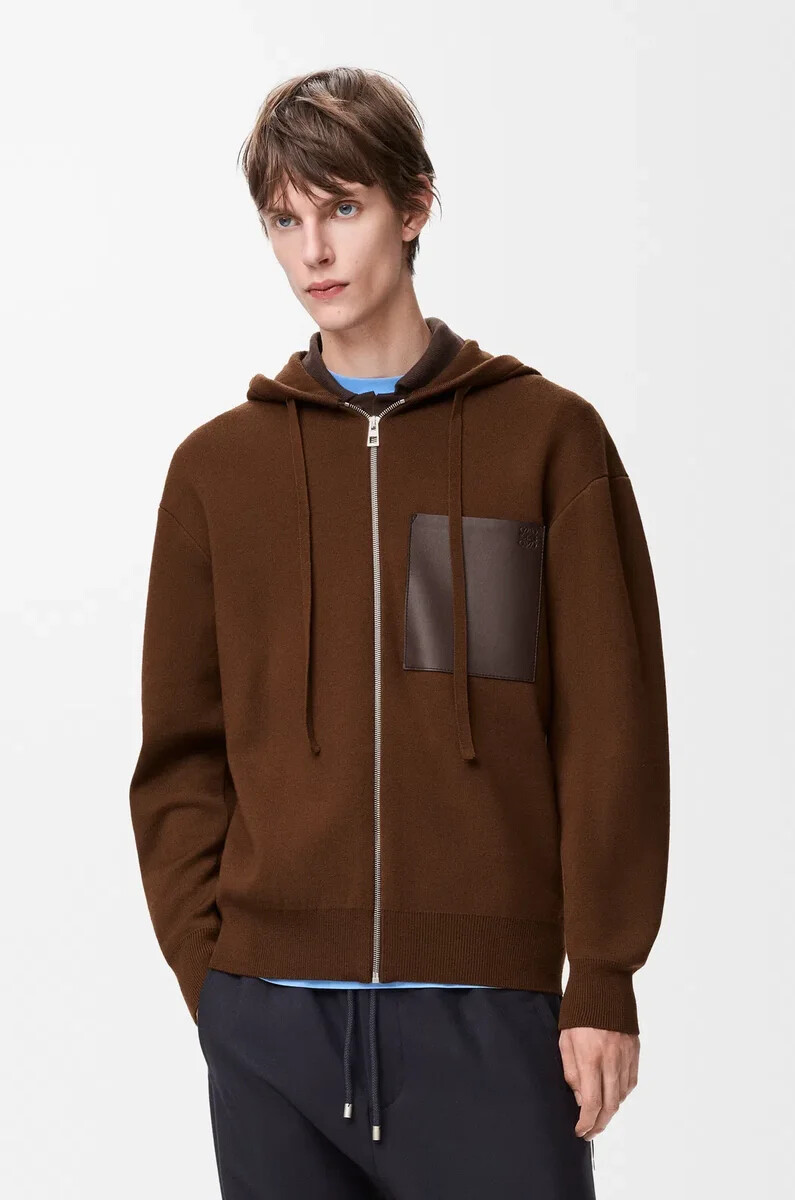 kapuzenpullover mit reißverschluss aus brauner wolle